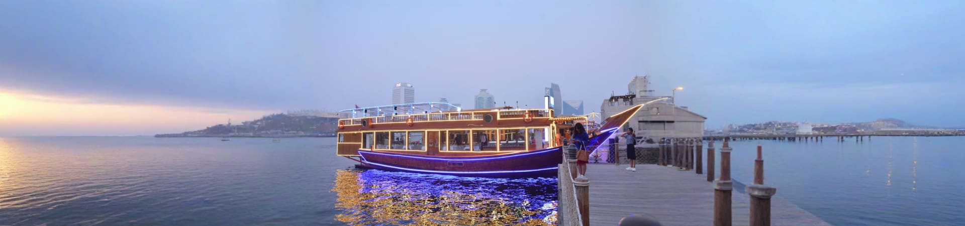 Dinner on a Traditional Dhow Boat in Dubai Creek – Lower Deck
