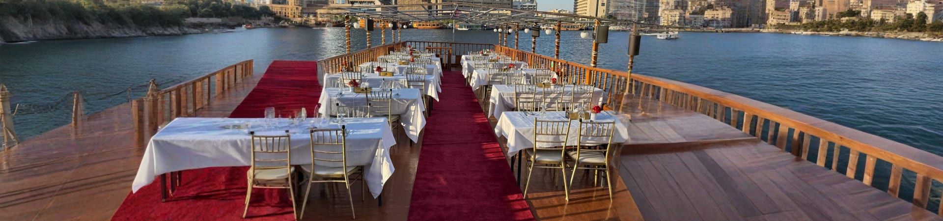 Dinner on a Traditional Dhow Boat in Dubai Creek – Lower Deck