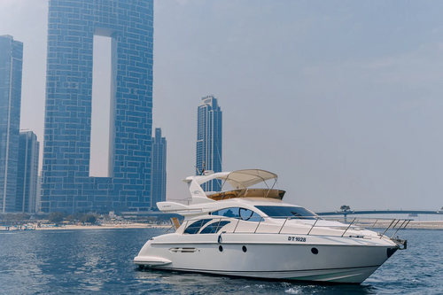 50 ft Yacht - Azimut (up to 15 guests)