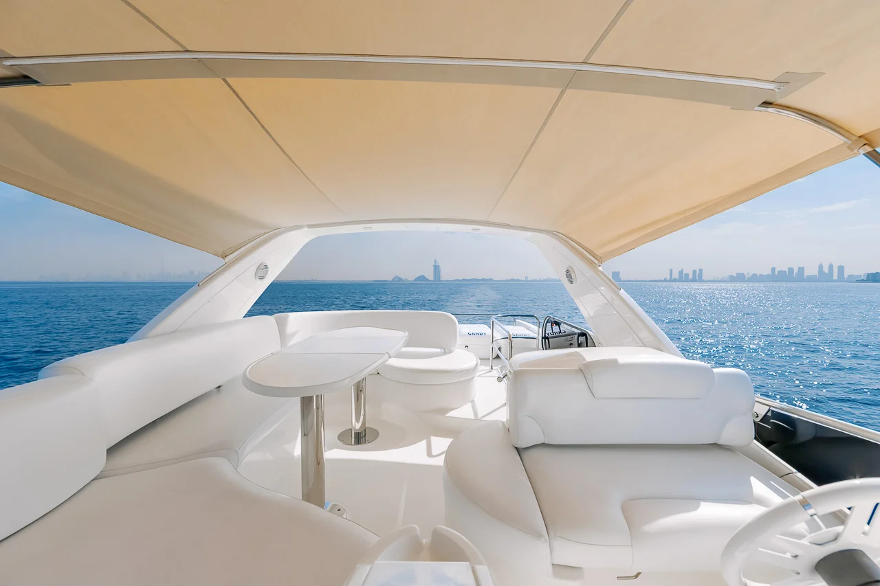 50 ft Yacht - Azimut (up to 15 guests)