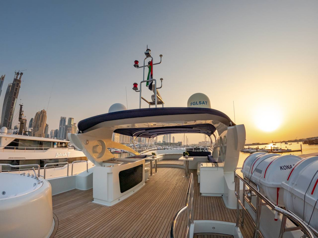 110 ft Yacht - Kona (up to 78 guests)