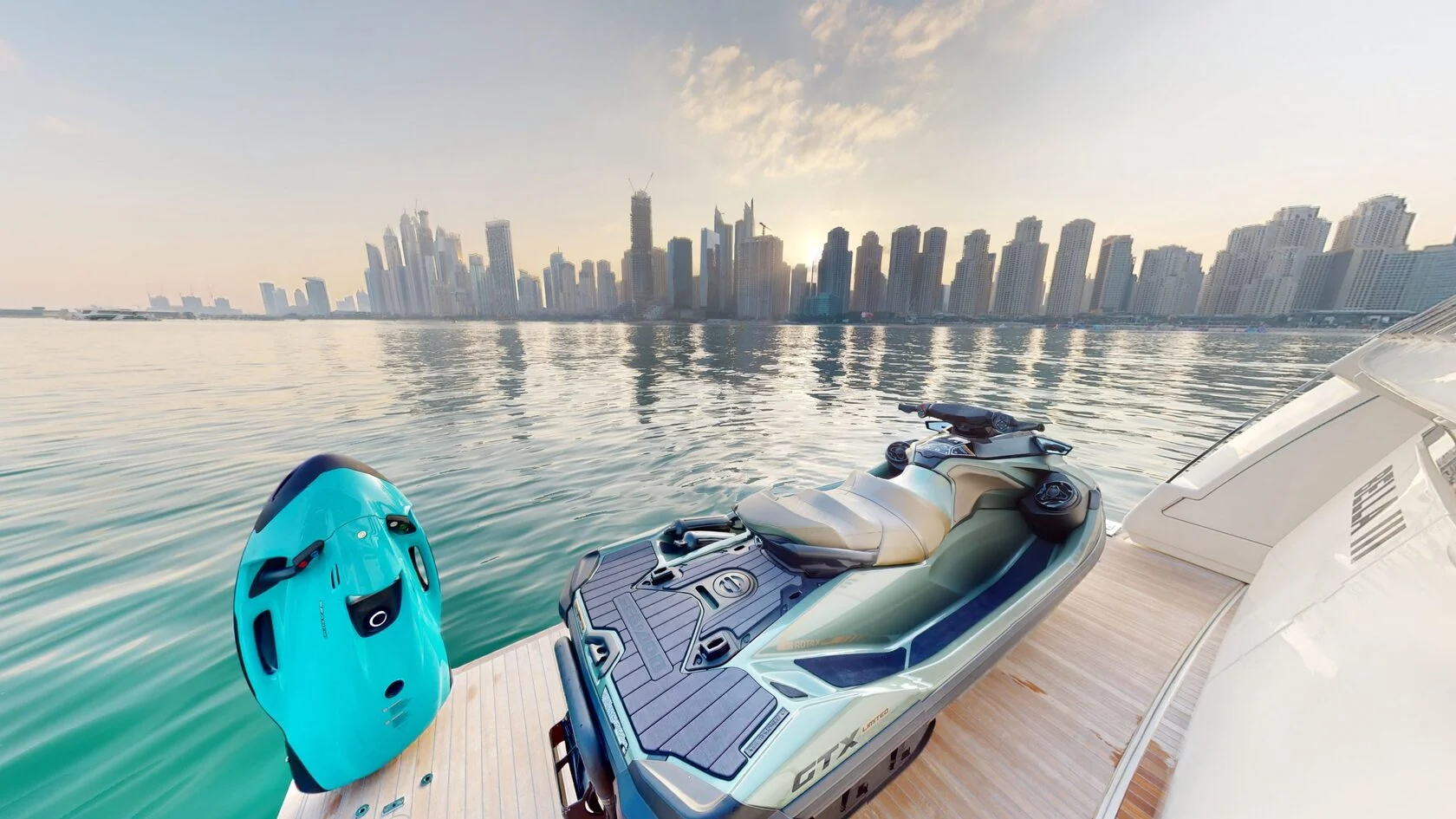 78 ft Yacht - Ferretti (up to 20 guests)