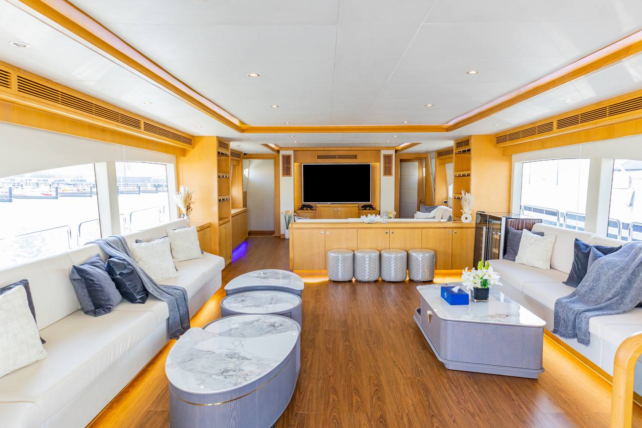 110 ft Yacht - Kona (up to 78 guests)